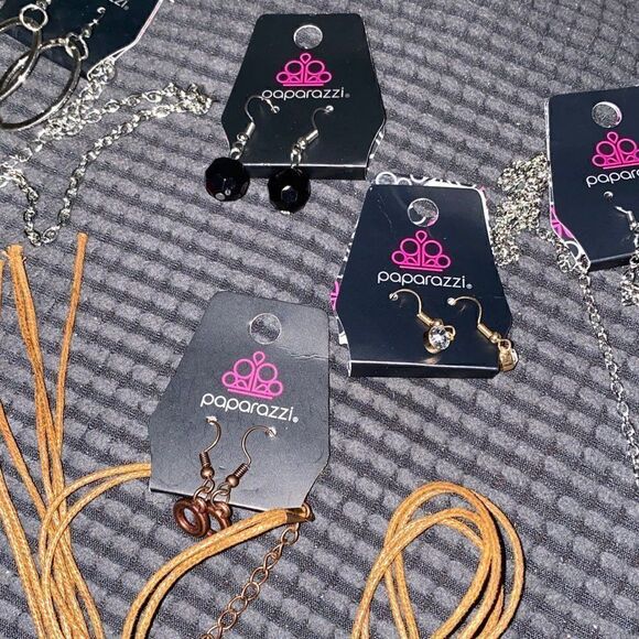 Paparazzi huge lot of new jewelry bracelets necklaces earrings - Picture 10 of 11